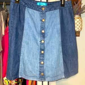 Trendy Vintage Buttons brand button front 2-tone denim skirt size large